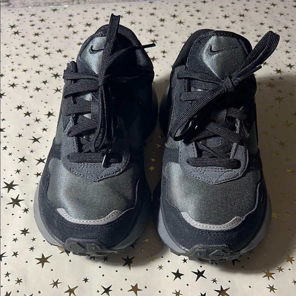 Nike Black Athletic Shoes with Low-Top Design and Textured Upper